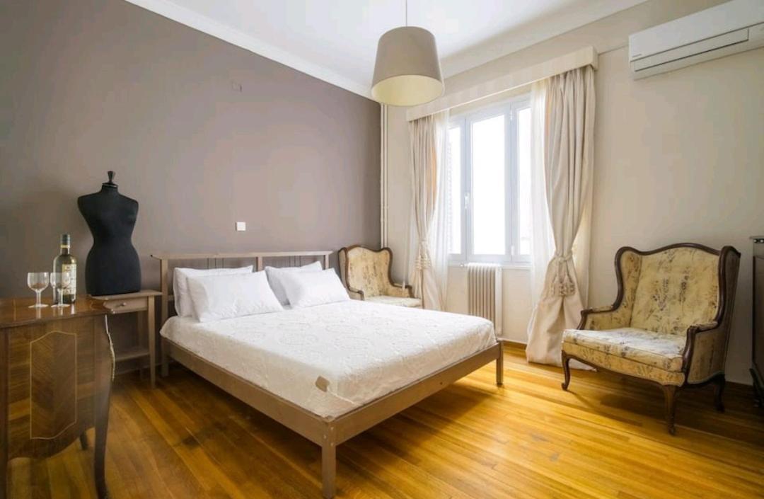 Emporikon Apartment Steps From Historic Center Atenas Exterior foto