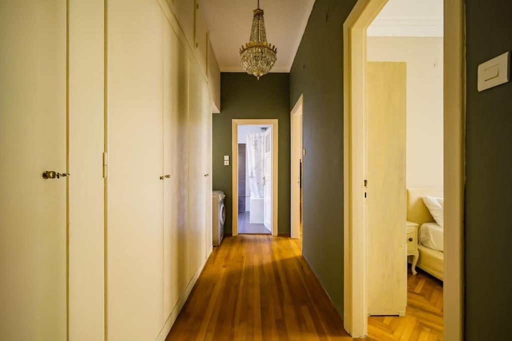 Emporikon Apartment Steps From Historic Center Atenas Exterior foto