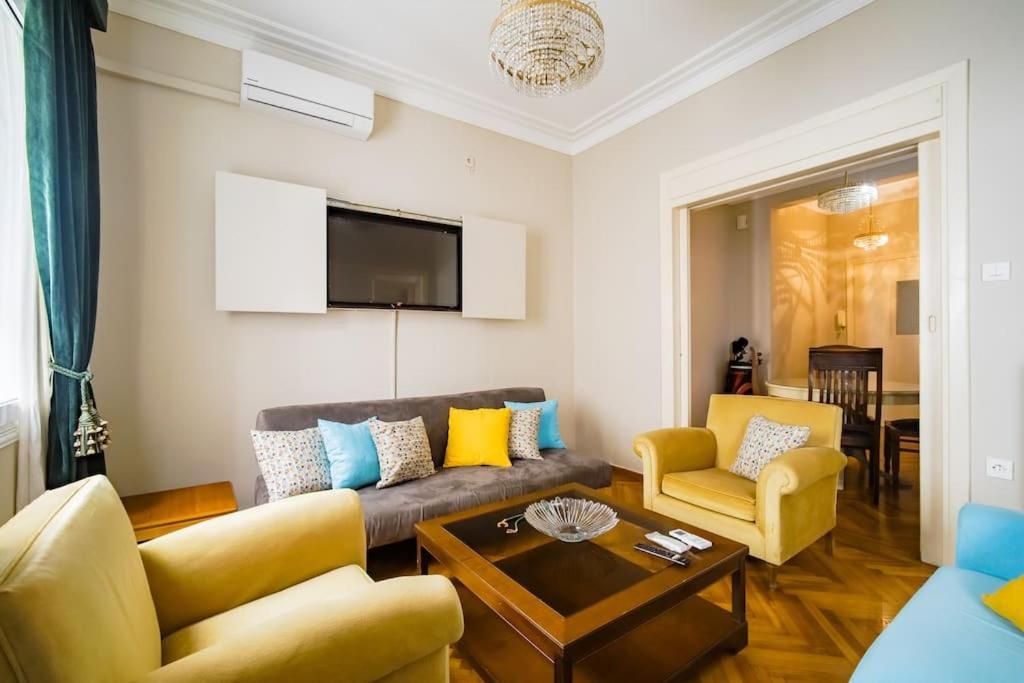 Emporikon Apartment Steps From Historic Center Atenas Exterior foto