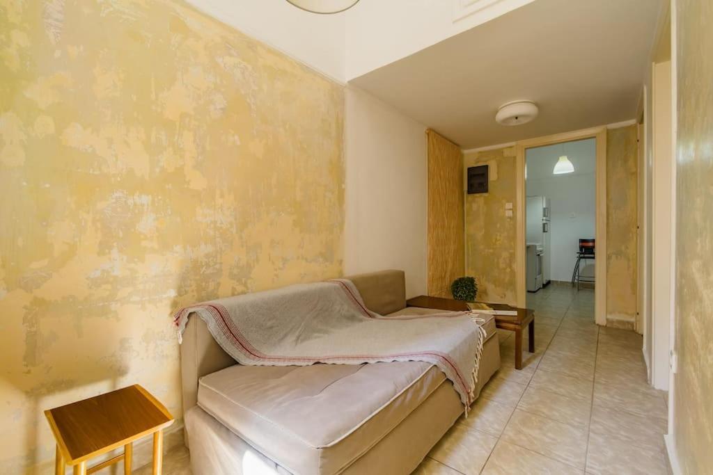 Emporikon Apartment Steps From Historic Center Atenas Exterior foto