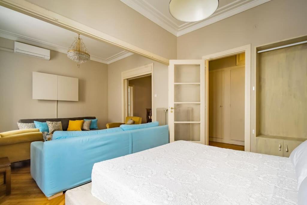 Emporikon Apartment Steps From Historic Center Atenas Exterior foto