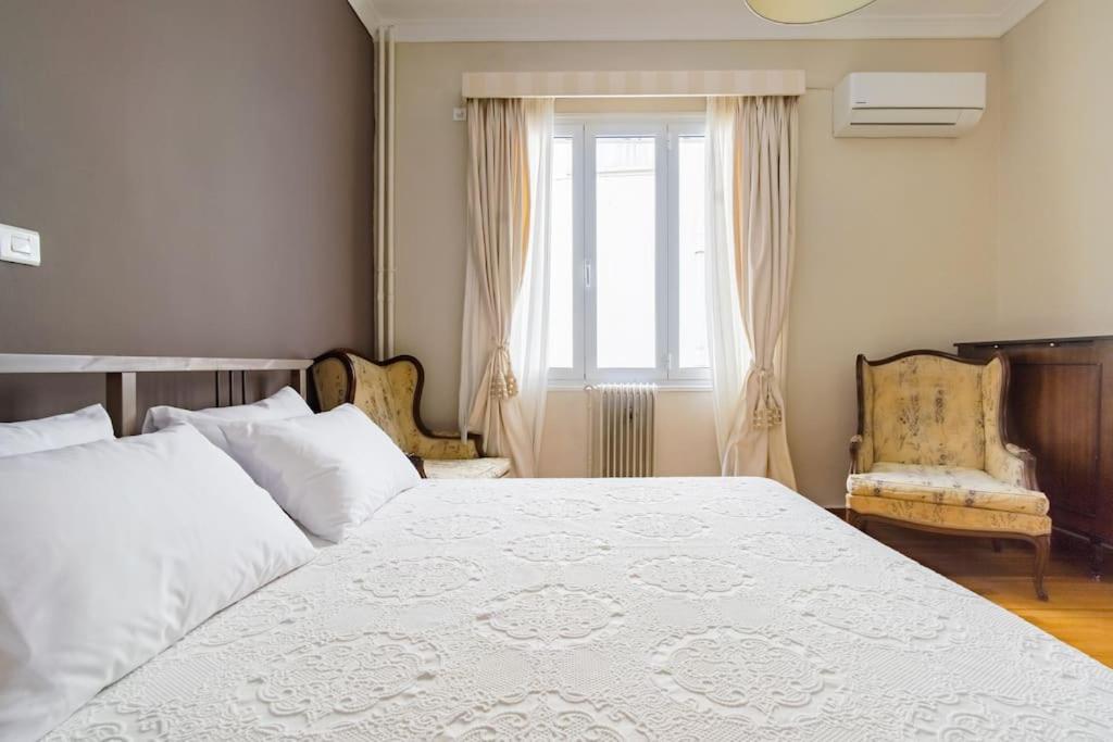 Emporikon Apartment Steps From Historic Center Atenas Exterior foto