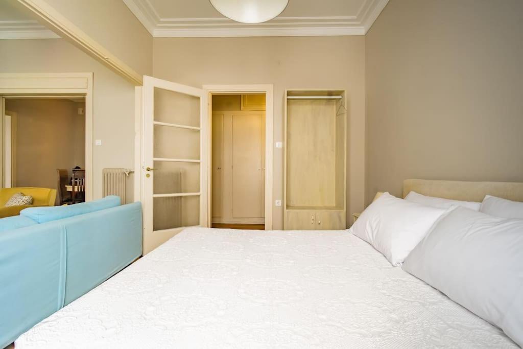Emporikon Apartment Steps From Historic Center Atenas Exterior foto